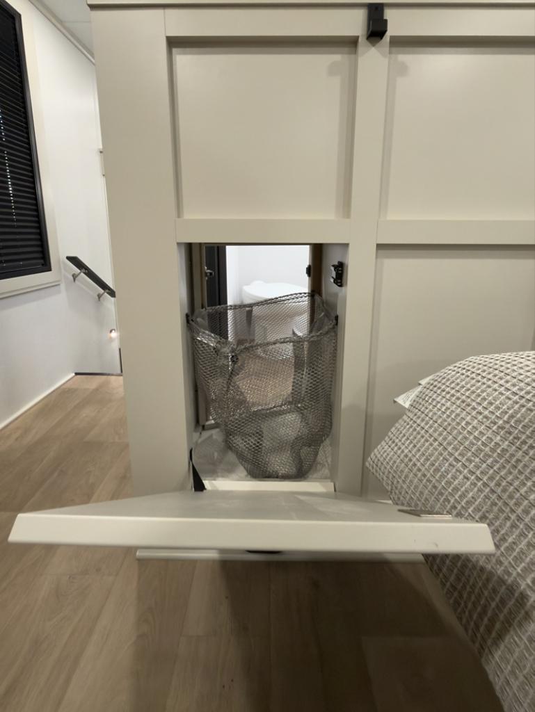 Solitude Pass-Through Hamper