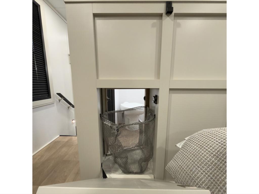 Solitude Pass-Through Hamper