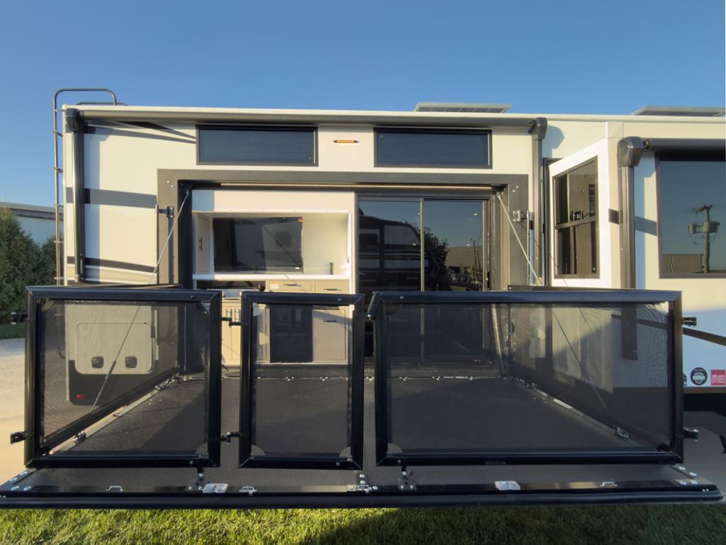 Solitude 414LJMJ Party Patio Outdoor Kitchen