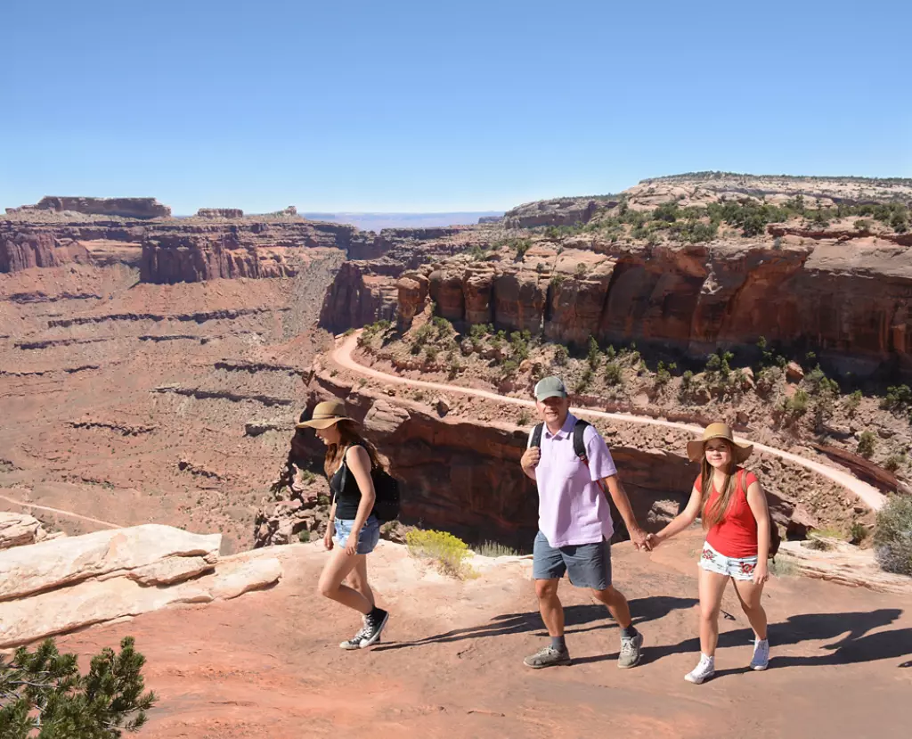 Family hiking in Utah.